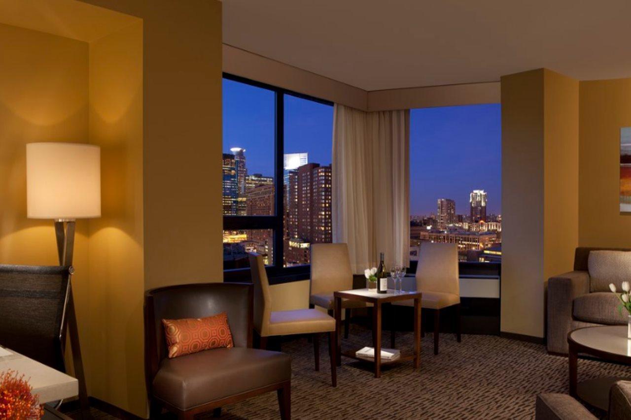 มิลเลนเนียม มินเนอาโปลิส Hotel มินนีแอโพลิส ภายนอก รูปภาพ